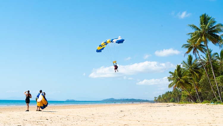 Skydive Misson Beach美神滩 - 降落在海滩上